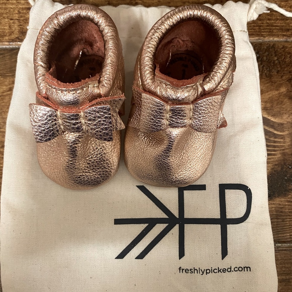 Freshly picked rose gold size 1